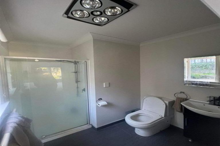 Photo of property in 52 Chamberlain Road, Karori, Wellington, 6012