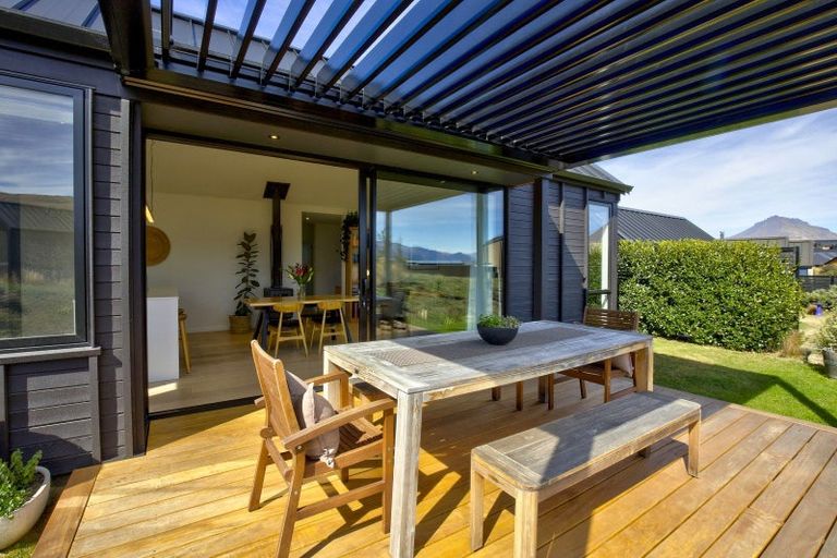Photo of property in 7 Kotuku Lane, Jacks Point, Queenstown, 9371
