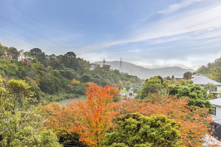 Photo of property in 12 Creswick Terrace, Northland, Wellington, 6012