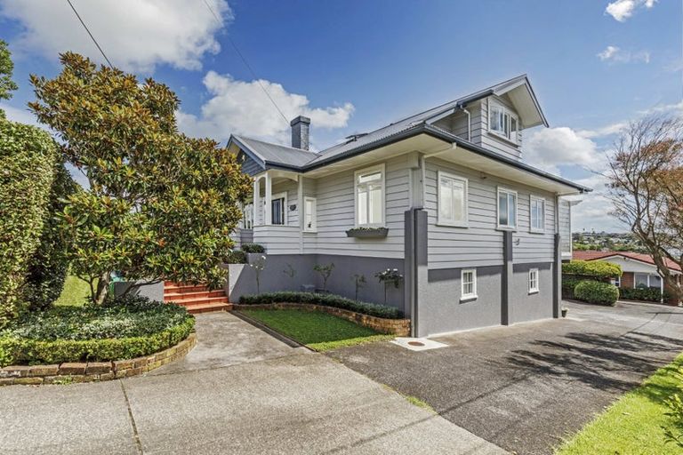 Photo of property in 1/41 East Coast Road, Milford, Auckland, 0620