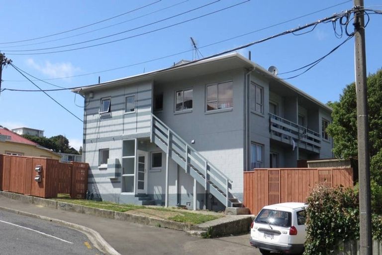 Photo of property in 2/13 Tapiri Street, Hataitai, Wellington, 6021