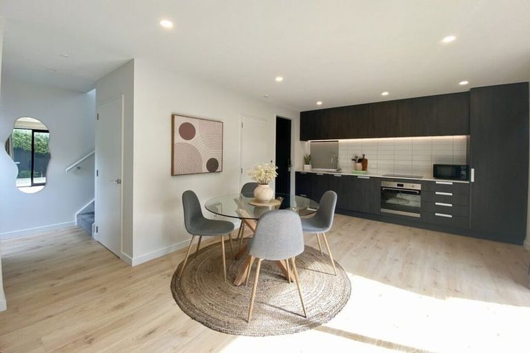 Photo of property in 2/51 Maxwell Street, Riccarton, Christchurch, 8041