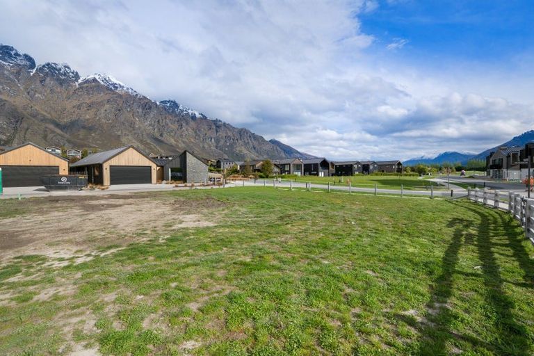 Photo of property in 32 Taurus Lane, Jacks Point, 9371