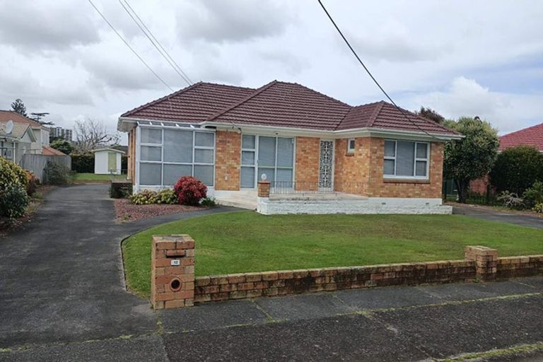 Photo of property in 12 Karaka Street, New Lynn, Auckland, 0600