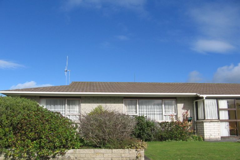 Photo of property in 2 Sandstrom Grove, Feilding, 4702