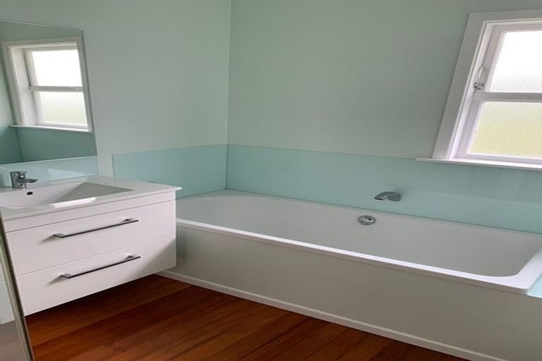 Photo of property in 16 Angell Street, Johnsonville, Wellington, 6037