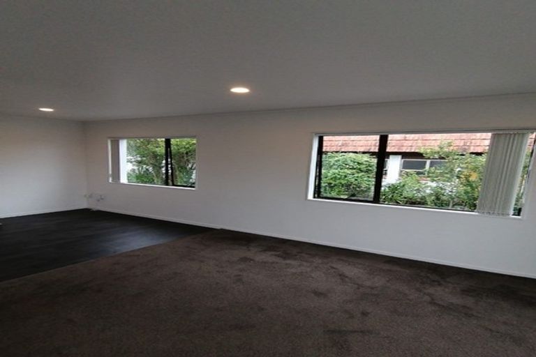 Photo of property in 1/111 Lincoln Park Avenue, Massey, Auckland, 0614