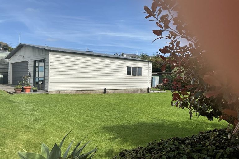 Photo of property in 4 Handley Place, Glen Avon, New Plymouth, 4312