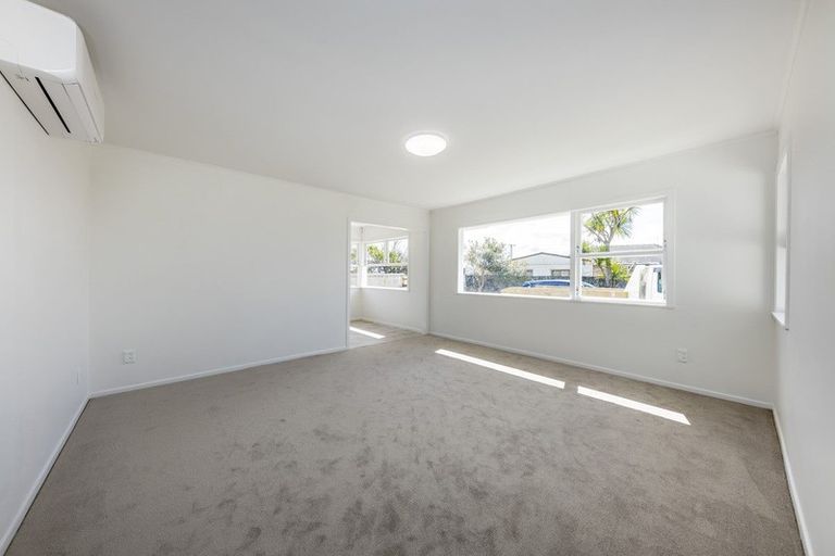 Photo of property in 73 Raglan Street, Mangere East, Auckland, 2024