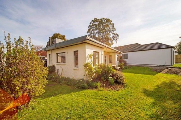 Photo of property in 28 Russley Road, Russley, Christchurch, 8042
