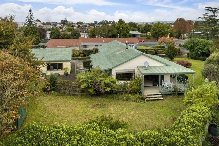 Photo of property in 9 Mcclean Place, Ngatea, 3503