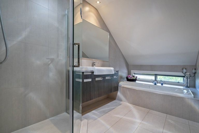 Photo of property in 4 Little George Place, Whitianga, 3510