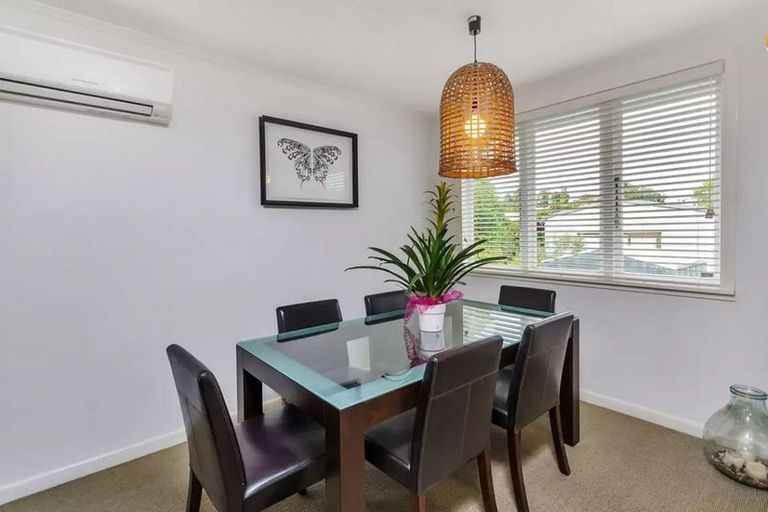 Photo of property in 20 Crosby Road, West Harbour, Auckland, 0618