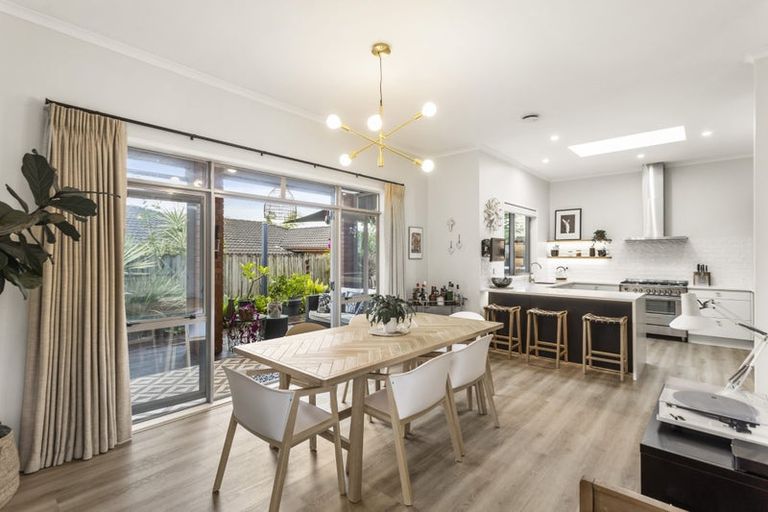 Photo of property in 41 Saltwood Street, Red Beach, 0932