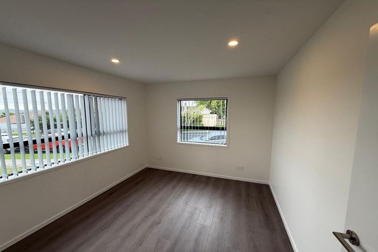 Photo of property in 128 Birkdale Road, Birkdale, Auckland, 0626