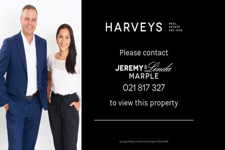 Photo of property in 12 Highland Avenue, Titirangi, Auckland, 0604