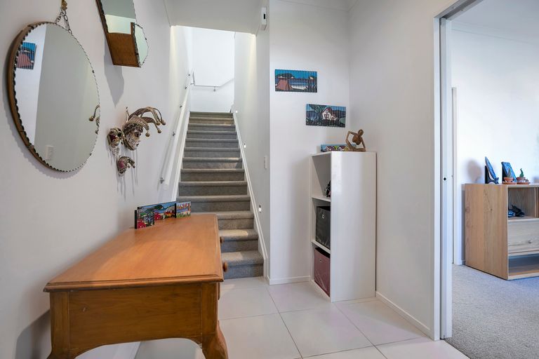Photo of property in 9 Kanuka Road, Hobsonville, Auckland, 0616