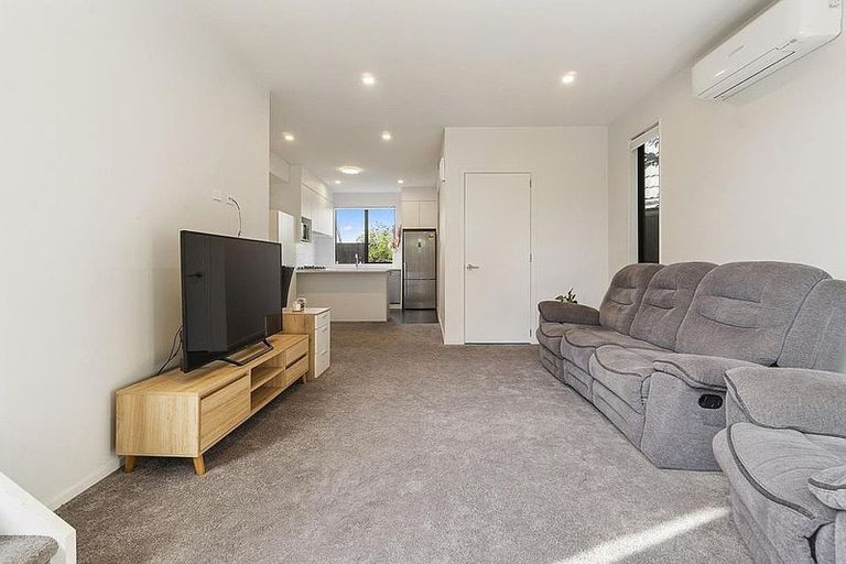 Photo of property in 4a Montmere Avenue, Te Atatu Peninsula, Auckland, 0610