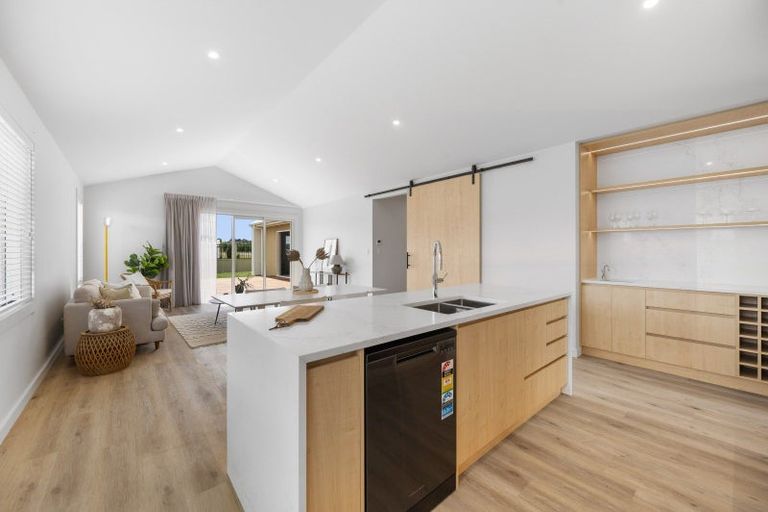 Photo of property in 102 Pelorus Avenue, Poraiti, Napier, 4182