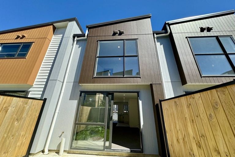 Photo of property in 8 Raupeti Lane, Henderson, 0612