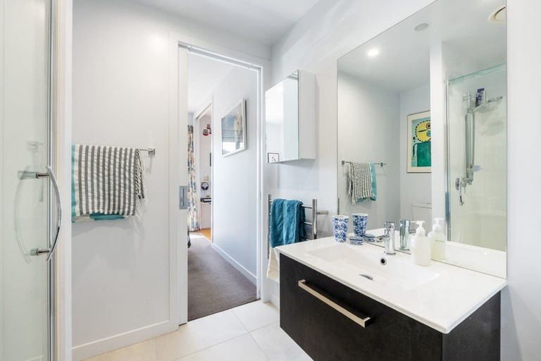 Photo of property in Frank Sargeson Apts, 4/80g Anzac Street, Takapuna, Auckland, 0622