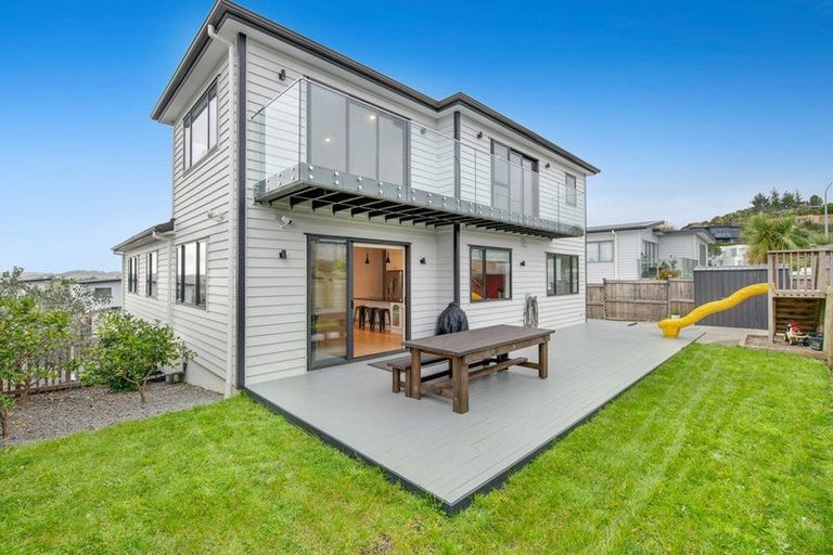 Photo of property in 7 Manawanui Way, Orewa, 0931