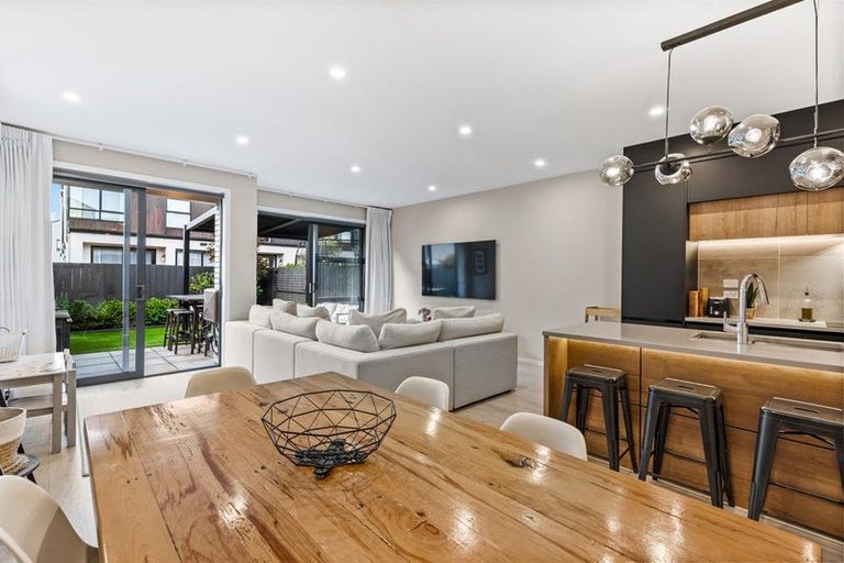 Photo of property in 48 Glidepath Road, Hobsonville, Auckland, 0616