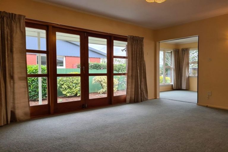 Photo of property in 12 Clouston Street, Saint Martins, Christchurch, 8022