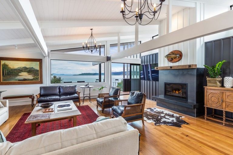 Photo of property in 224 Lake Terrace, Waipahihi, Taupo, 3330