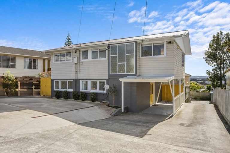Photo of property in 22 Royal Road, Massey, Auckland, 0614