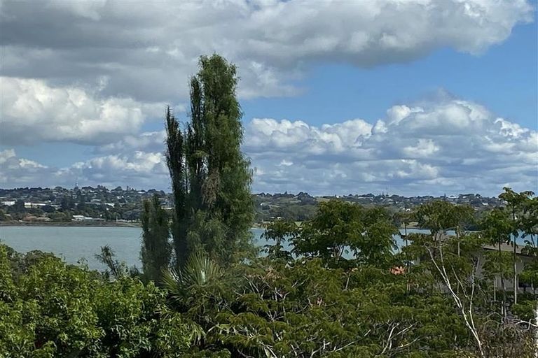 Photo of property in 16a Venus Place, Half Moon Bay, Auckland, 2012