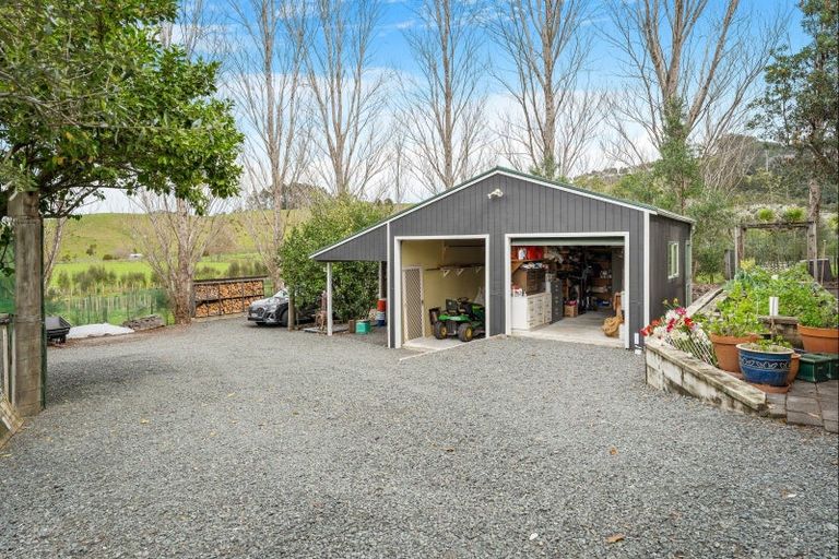 Photo of property in 393 Matakana Valley Road, Matakana, Warkworth, 0985