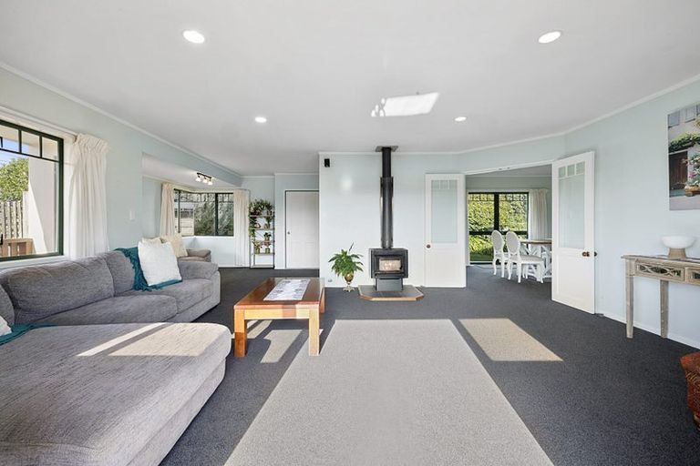 Photo of property in 6 Pararewa Drive, Whalers Gate, New Plymouth, 4310