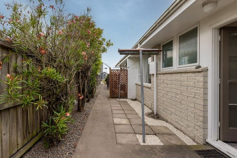 Photo of property in 3/11 Peverel Street, Riccarton, Christchurch, 8011