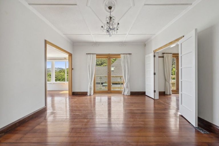 Photo of property in 5 Grosvenor Terrace, Wadestown, Wellington, 6012