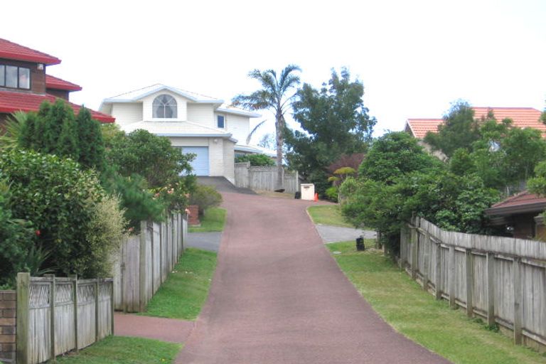Photo of property in 33 Crestview Place, Browns Bay, Auckland, 0630
