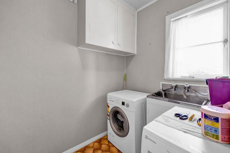 Photo of property in 13 Curtis Street, Stratford, 4332