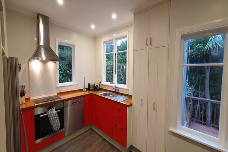 Photo of property in 70 Chamberlain Road, Karori, Wellington, 6012