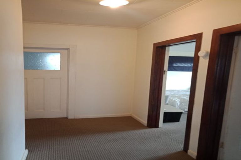 Photo of property in 18 Selwyn Road, Hospital Hill, Napier, 4110