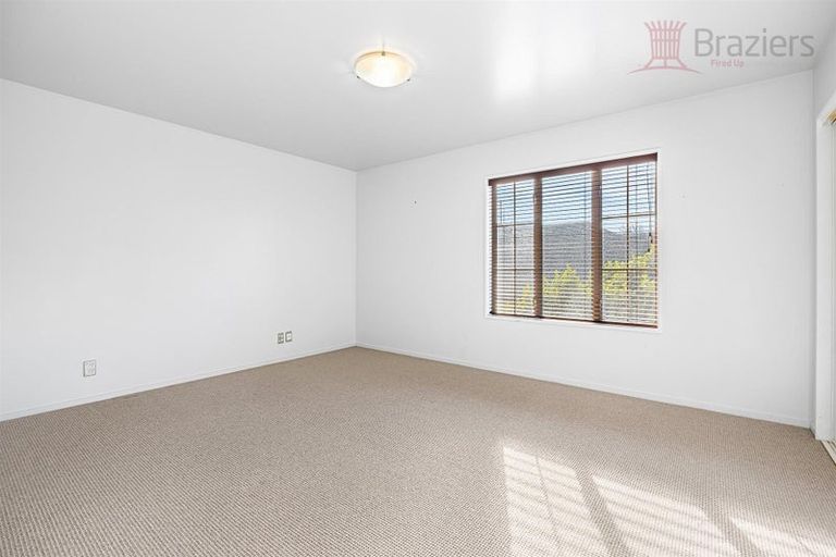 Photo of property in 29 Straven Road, Riccarton, Christchurch, 8011
