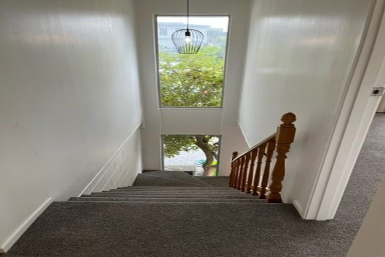 Photo of property in 1/4 Chevron Place, Castor Bay, Auckland, 0620