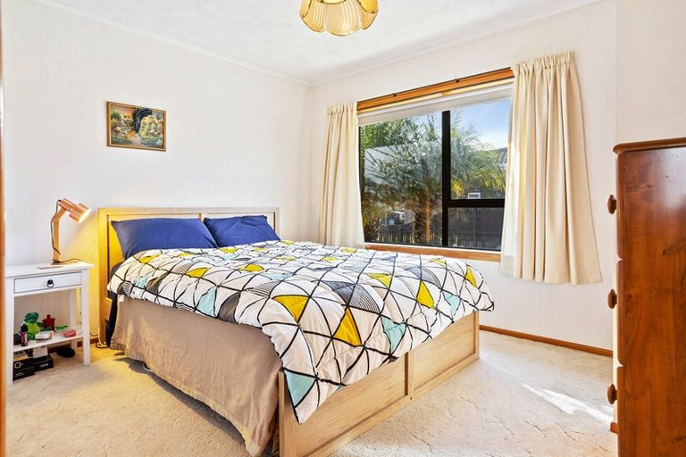 Photo of property in 12 Muscat Place, Henderson, Auckland, 0612
