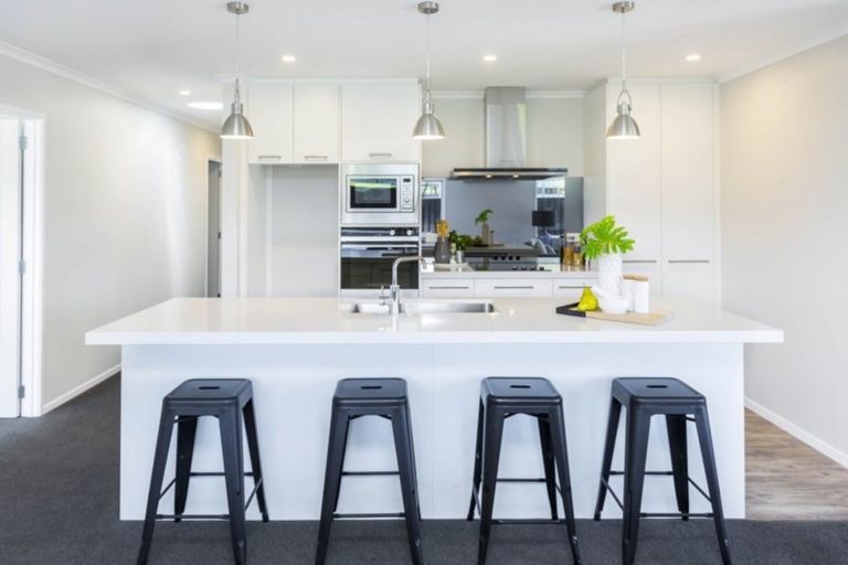 Photo of property in 12 Passchendaele Grove, Trentham, Upper Hutt, 5018