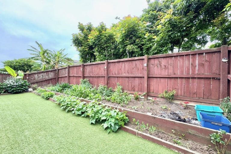 Photo of property in 64 Kaimoana Street, Weymouth, Auckland, 2103