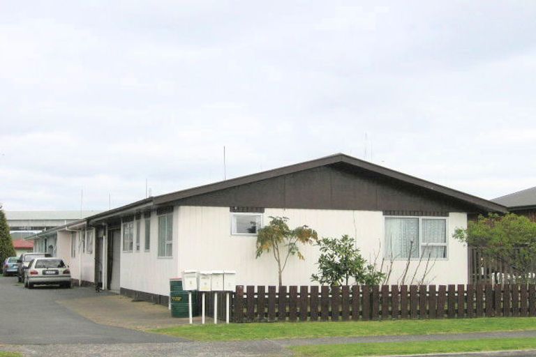 Photo of property in 1/18 Links Avenue, Mount Maunganui, 3116