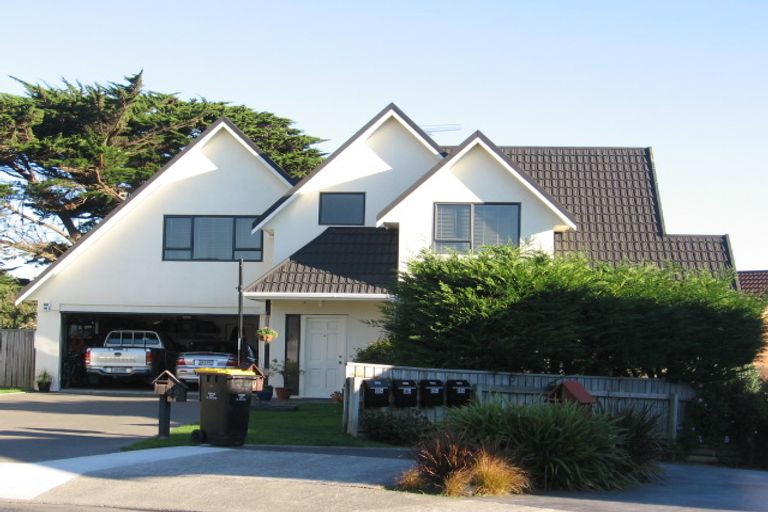Photo of property in 32 Ronald Woolf Place, Churton Park, Wellington, 6037