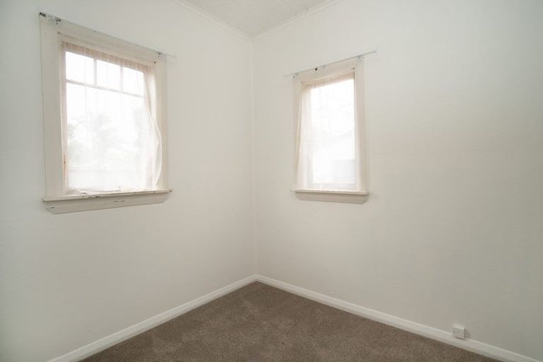 Photo of property in 41 Burns Avenue, Takaro, Palmerston North, 4412