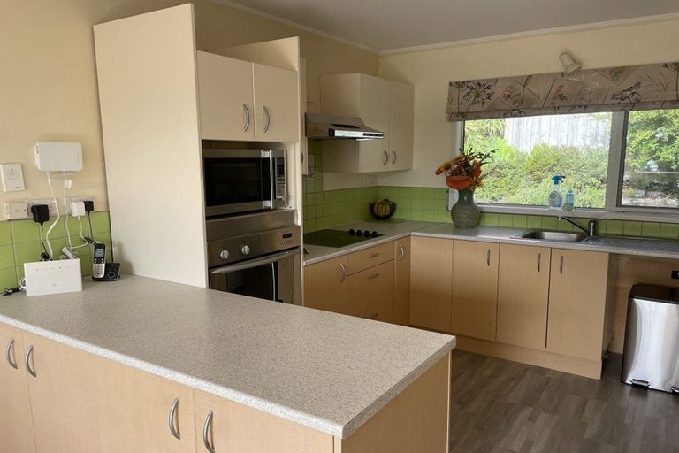 Photo of property in 2/28 Waiau Street, Torbay, Auckland, 0630