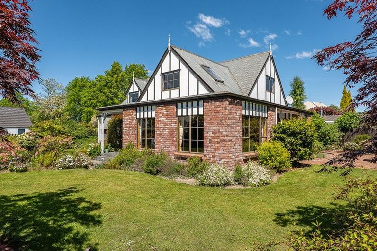 Photo of property in 19b Kingham Place, Avonhead, Christchurch, 8042