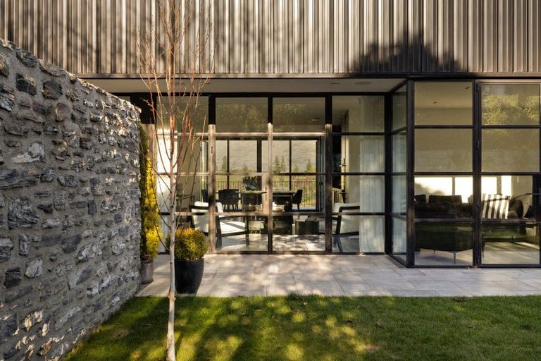Photo of property in 95 Frankton Road, Queenstown, 9300